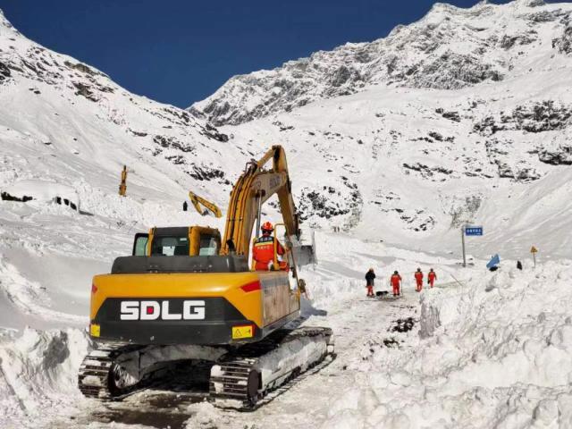 西藏林芝雪崩事故已致20人遇难(图2) 西藏林芝雪崩事故已致20人遇难(图2)