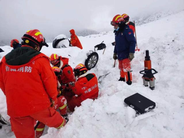 西藏林芝雪崩事故已致20人遇难(图4) 西藏林芝雪崩事故已致20人遇难(图4)