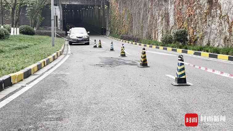 重庆一隧道发生摩托车对撞事故 致4死(图1) 重庆一隧道发生摩托车对撞事故 致4死(图1)