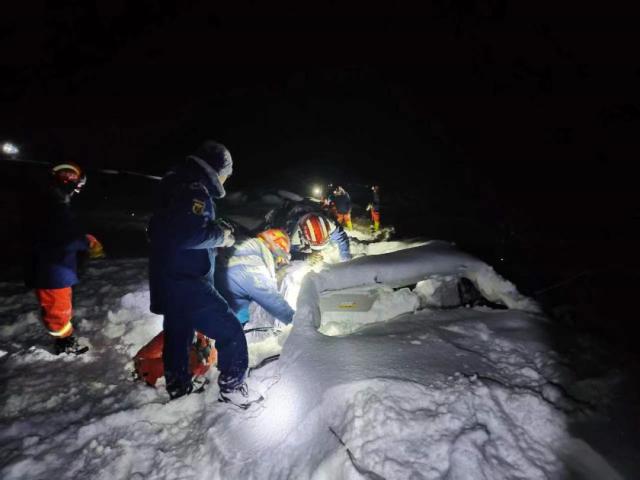 西藏林芝雪崩事故已致20人遇难(图7) 西藏林芝雪崩事故已致20人遇难(图7)