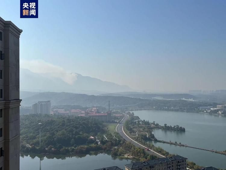 江西九江庐山市石门涧山体发生森林火灾(图3)