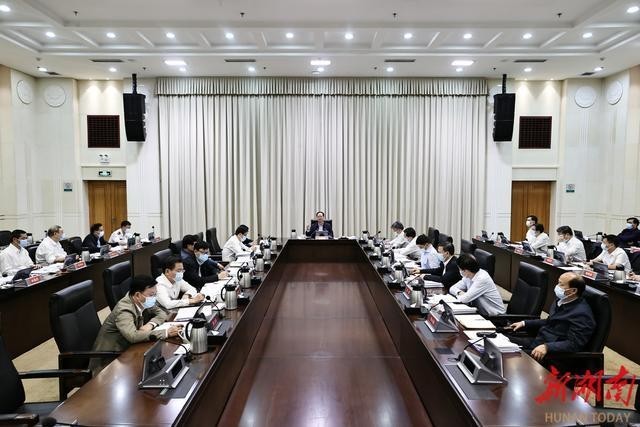 点击查看大图 湖南永州发生持续山火 省长紧急部署(图2)